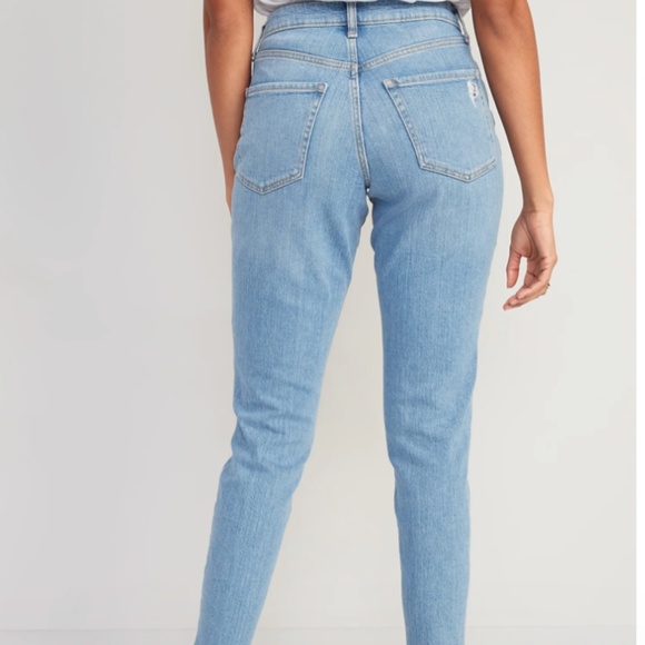 Old Navy Petite Curvy O.G. Straight Jeans - Picture 2 of 6